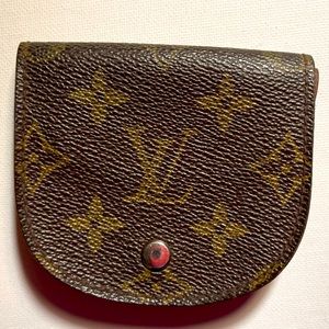 AUTHENTIC Louis Vuitton Coin Holder